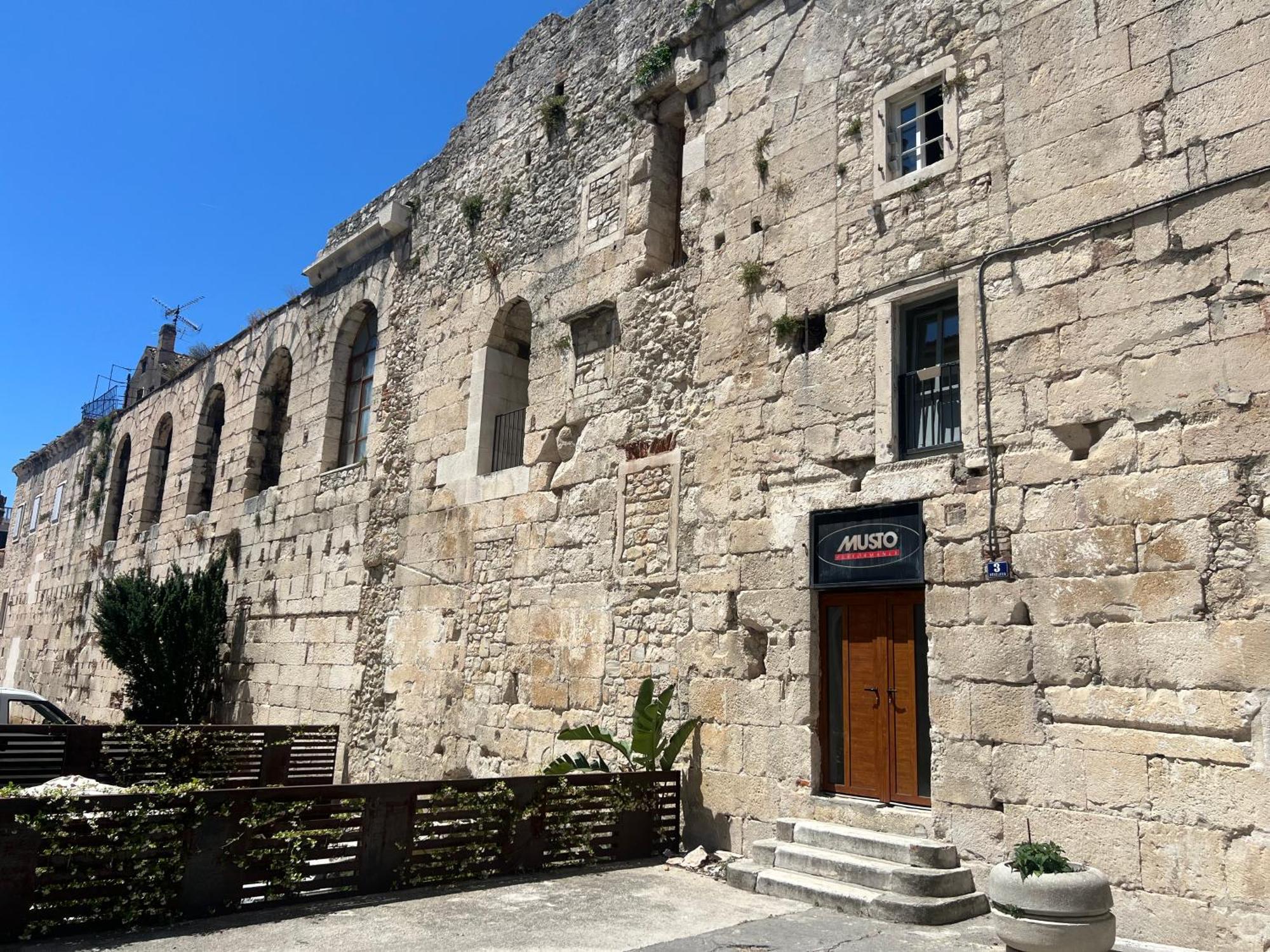 Emperor'S Residence Luxury Room - Unique Unesco Site Split Exterior foto